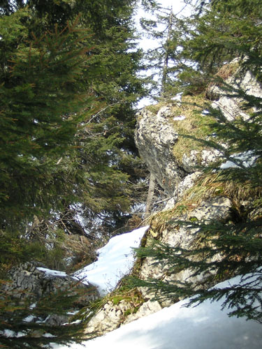07durch-Felsen